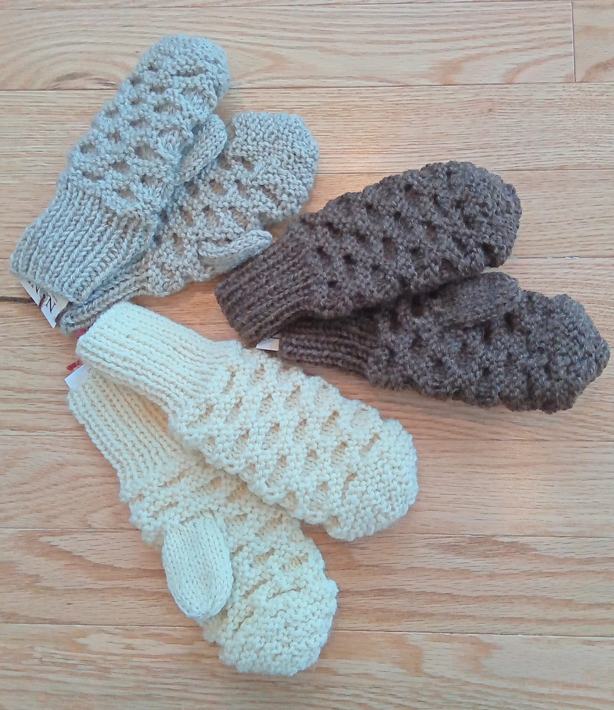 Bubble Mitts: Cozy Up & Play – Ultimate Splash Fun for Kids!